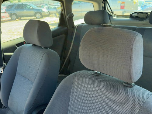 2005-2008 Toyota Matrix Xr Pair Of Front Headrests Oem Left Right Set Seat