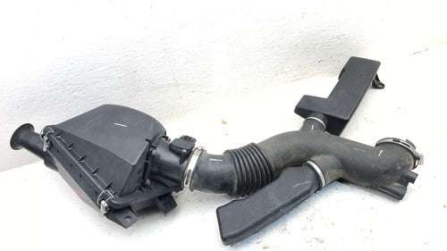 03-04 Town Car Complete Air Intake Cleaner Filter Box Housing With Tube Oem 4.6L