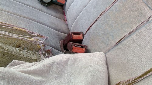 1988 Gmc Sierra 2500 Driver Left Front Seat Belt Buckle Receiver Oem Red