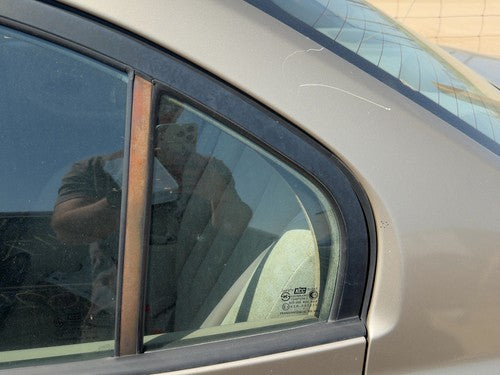 01-06 Elantra Driver Left Rear Vent Window Back Door Glass With Frame Oem