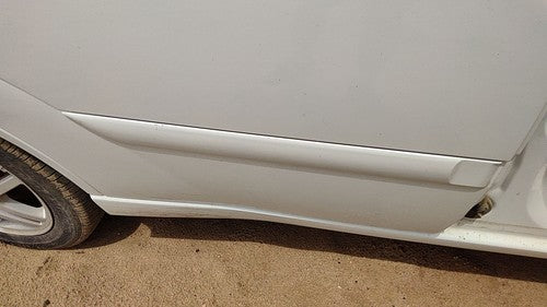 00-07 Focus Station Wagon Passenger Right Rear Moulding From Door Back White Yz