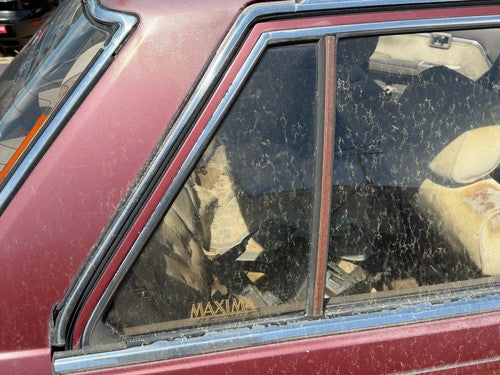 85-88 Maxima Passenger Right Rear Vent Window Back Door Glass With Frame Oem