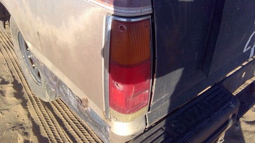 1981-1987 Isuzu Pup Pickup Driver Left Tail Light Brake Lamp Oem Rear 94218842