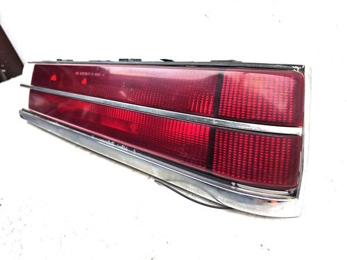 1985-1990 Buick Park Ave Passenger Right Tail Light Brake Lamp Oem Rear