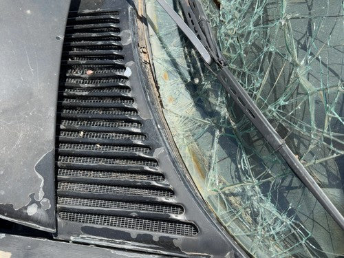73-80 Mercedes 450SL 107 Driver Left Windshield Wiper Cowl Vent Trim Cover