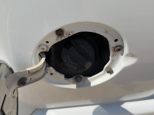 2001-2004 Chevy S10 Blazer Fuel Filler Neck Assembly With Gas Cap Oem 15191596