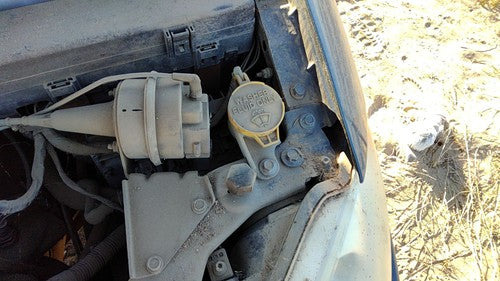 1998-2004 Dodge Intrepid Windshield Washer Fluid Reservoir With Pump Wiper Tank