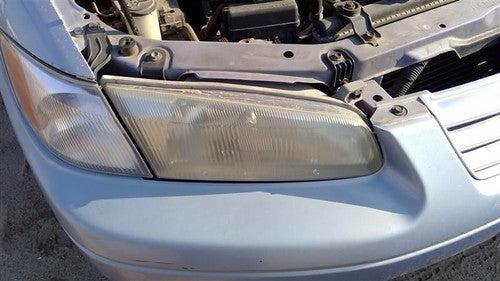 1997-1999 Toyota Camry Passenger Right Headlight Front Head Lamp Oem 81110Aa010