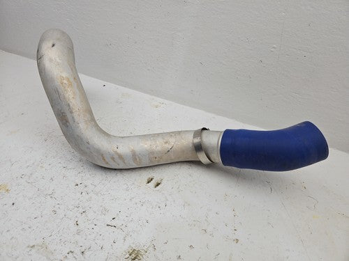 04 Silverado 2500 Passenger Cold Side Intercooler Pipe 6.6L Duramax 15743615