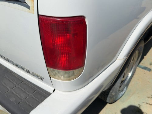 1995-2005 Chevy S10 Blazer Passenger Right Tail Light Brake Lamp Oem Rear