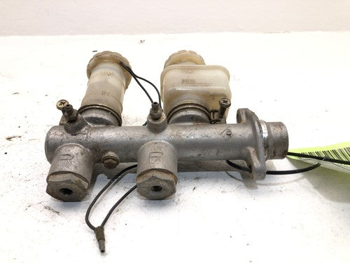 1970-1971 Nissan Datsun 240Z Brake Master Cylinder Oem Original With Reservoirs