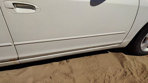 02-06 Altima Passenger Right Front Moulding From Door Oem Trim Strip White Qx3