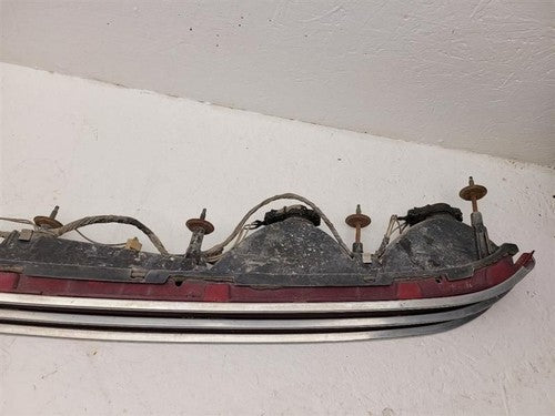1990-1992 Oldsmobile Toronado Complete Tail Light Assembly Brake Lamp Back Trunk