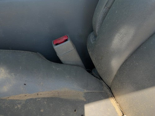 03-06 Suburban 1500 Driver Left Front Seat Belt Buckle Receiver Oem Gray 92I
