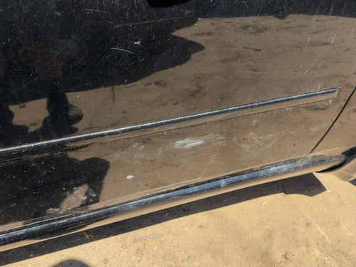 06-07 M35X Passenger Right Front Moulding From Door Oem Black Obsidian Kh3
