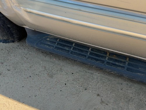 2001-2006 Chevy Suburban 1500 Passenger Right Running Board Side Step Oem 4X4