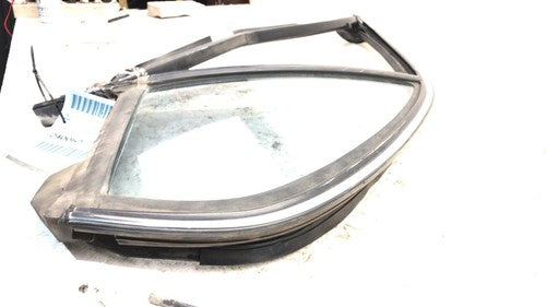 95-01 Chevy Lumina Driver Left Rear Vent Window Small Back Door Glass With Frame