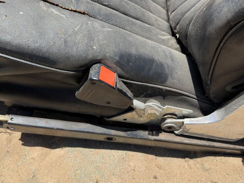 80 Mercedes 450SL 107 Passenger Right Front Seat Belt Buckle Receiver OEM Black