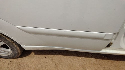 00-07 Focus Station Wagon Passenger Right Rear Moulding From Door Back White Yz
