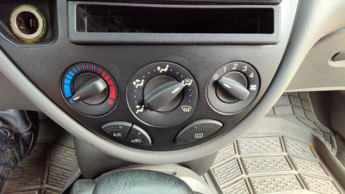 00-07 Focus Station Wagon Temperature Control Module In Dash Heater Ac Head Unit