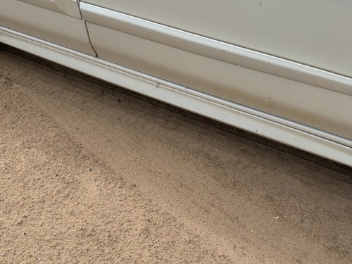 2000 Infiniti I30 Passenger Right Lower Rocker Panel Moulding Oem White