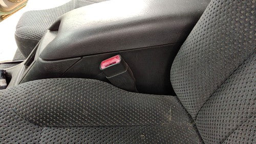 1995-1997 S10 Blazer Driver Left Front Seat Belt Buckle Receiver Oem Gray