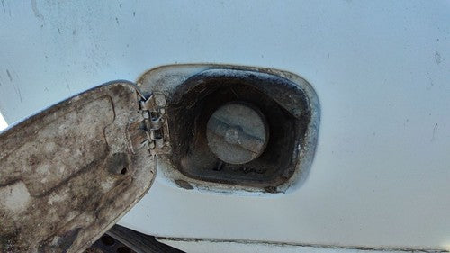 1998-1999 Buick Century Fuel Filler Neck Assembly With Gas Cap Oem 10424501