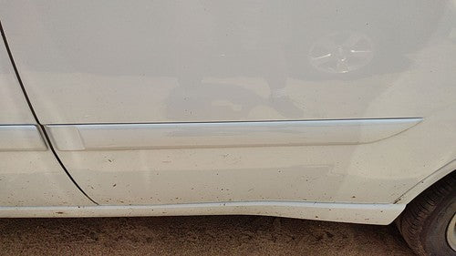 00-07 Station Wagon Driver Left Rear Moulding From Door Back Trim Strip White Yz
