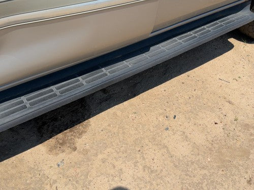 2001-2006 Chevy Suburban 1500 Driver Left Running Board Side Step Oem 4X4