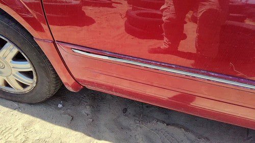 04-07 Town Country Driver Left Front Moulding From Door Oem Trim Strip Red Prh