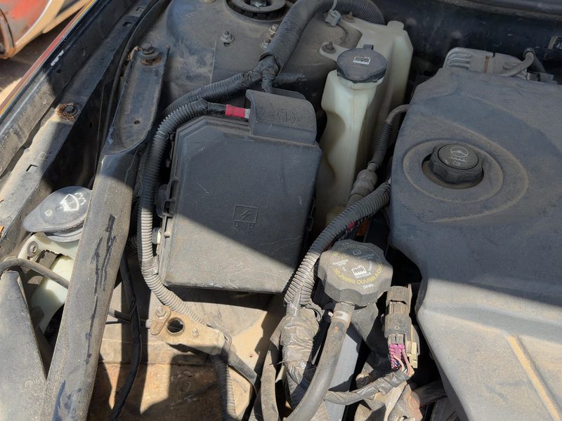 2008-2011 Chevrolet Impala (80 & Up) Engine Fuse Box