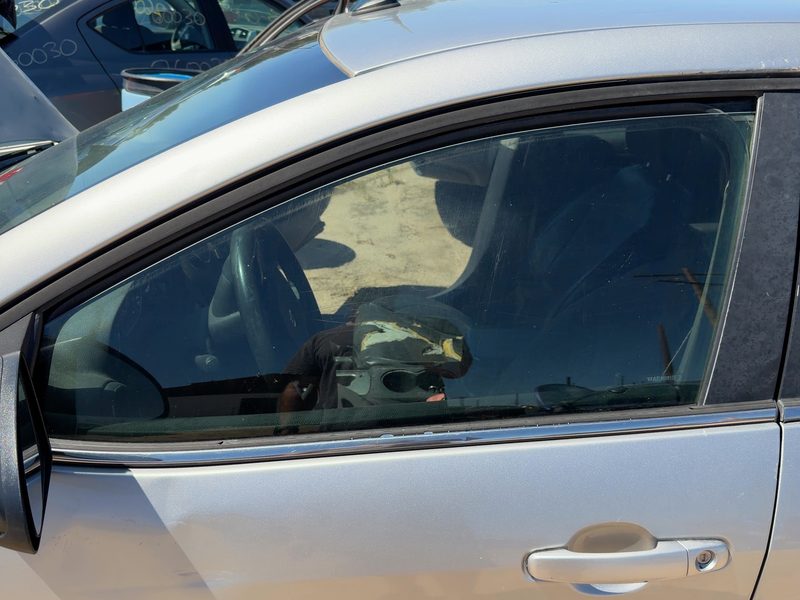 2005-2010 Pontiac G6 Front Door Glass/Window LH