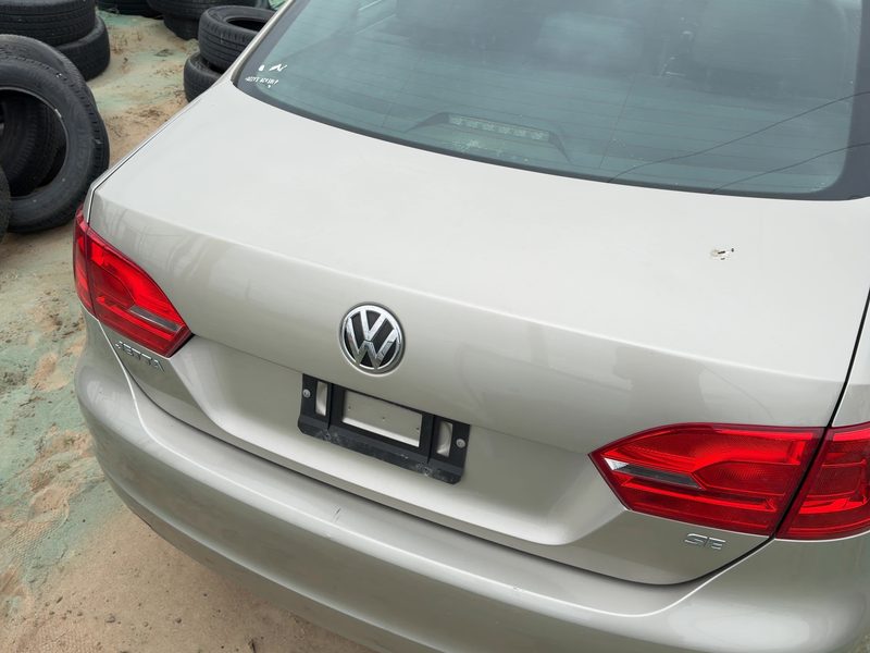 2011-2014 Jetta Except Gli Trunk/Decklid/Hatch/Tailgate