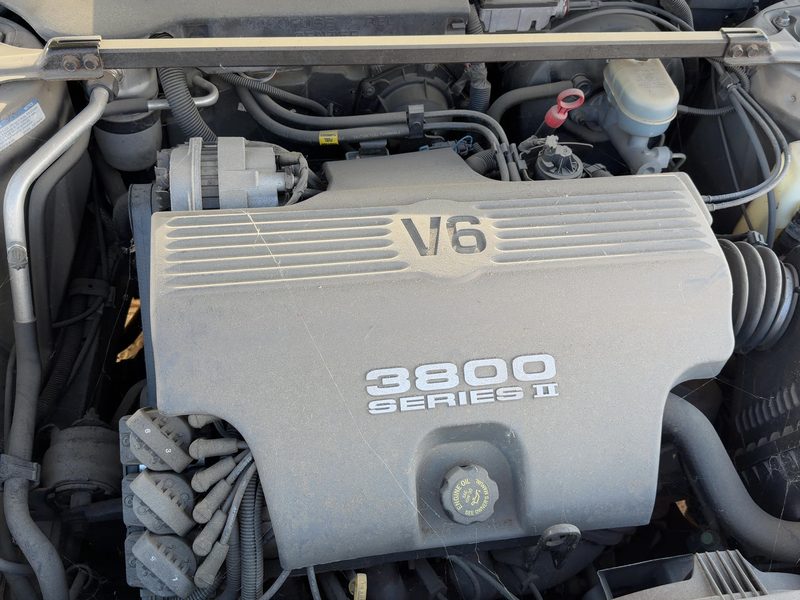1999 Pontiac Bonneville (80 & Up) Engine Cover