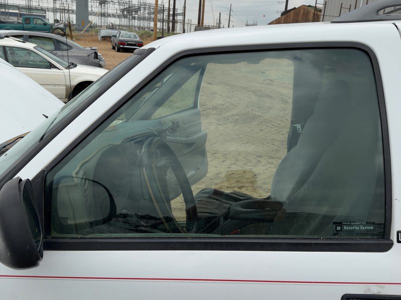 1994-2005 Blazer S10/jimmy S15 Front Door Glass/Window LH
