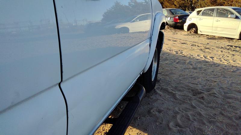 1999-2007 Chevy/gmc Suburban 1500 Series Front Door RH