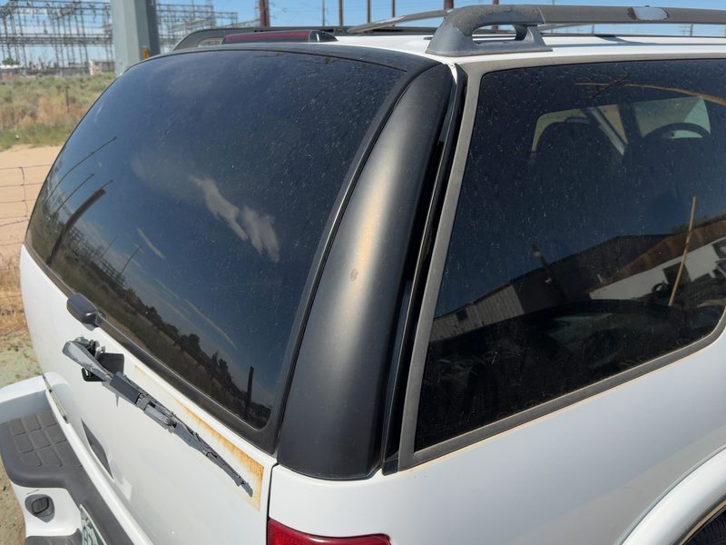 2001 Blazer S10/jimmy S15 Quarter Panel Moulding RH