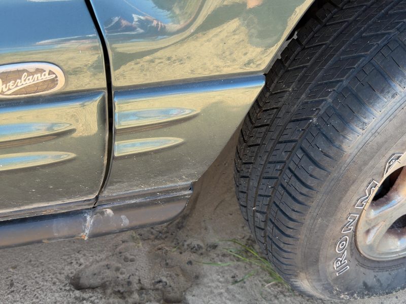 1999-2004 Jeep Grand Cherokee Fender Moulding RH