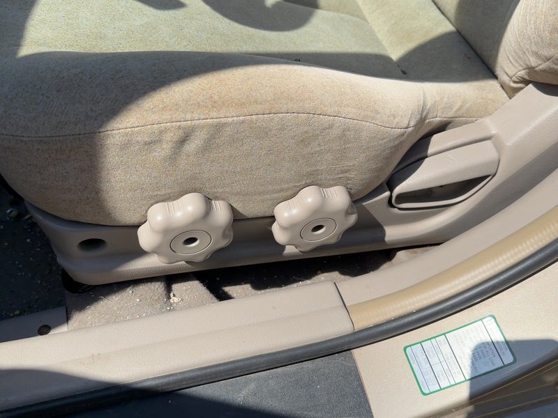 2002 Hyundai Elantra Seat Track LH