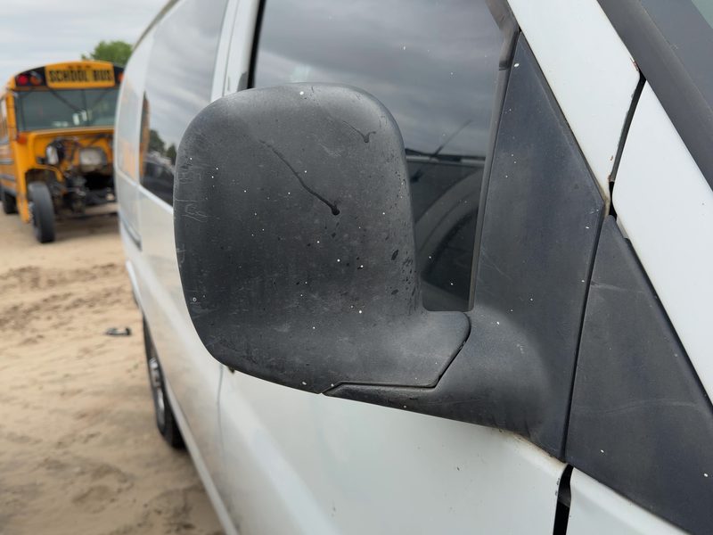 1996-2002 Chevrolet Van Express 2500 Series Door Mirror RH