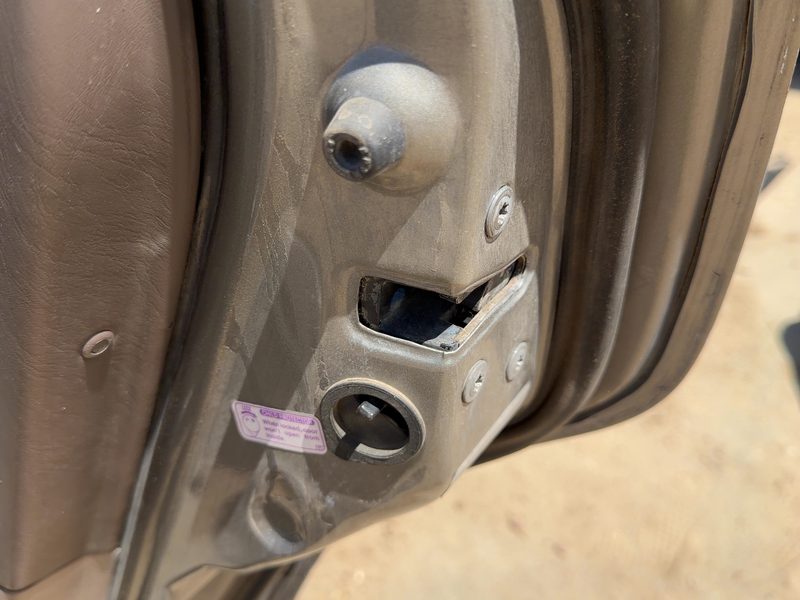 1997-2001 Toyota Camry Rear Door Latch RH
