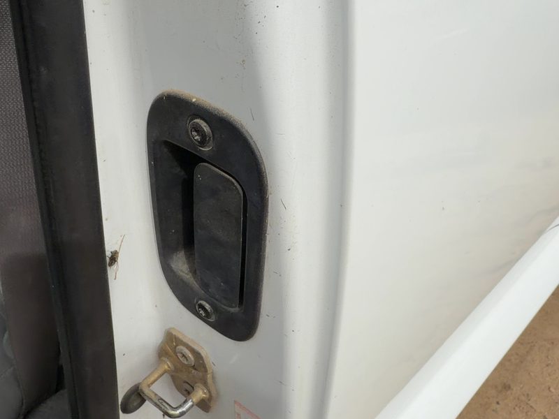 2005-2011 Dodge Dakota (mid-size) Outside Door Handle LH