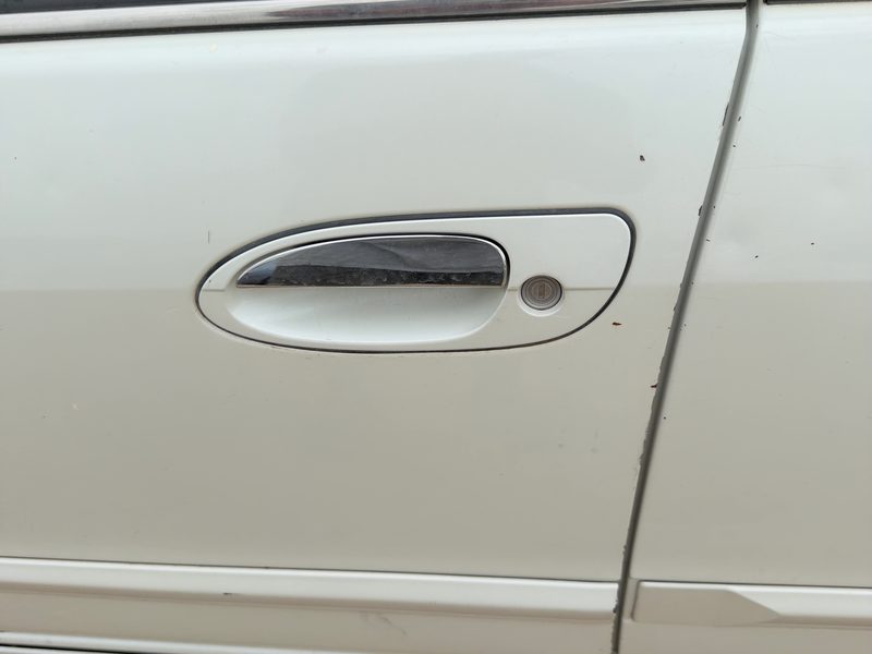 2000-2001 Infiniti I30 Outside Door Handle LH