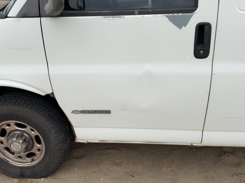 1996-2002 Chevrolet Van Express 2500 Series Front Door LH