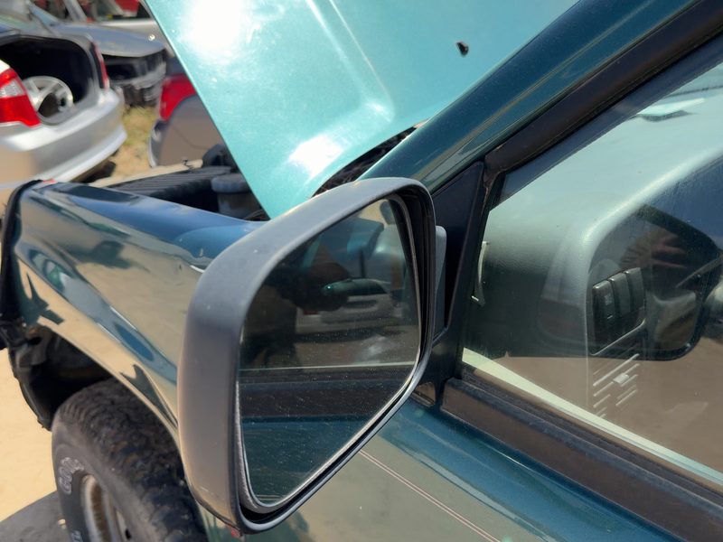 1994-1997 Isuzu Rodeo Door Mirror LH