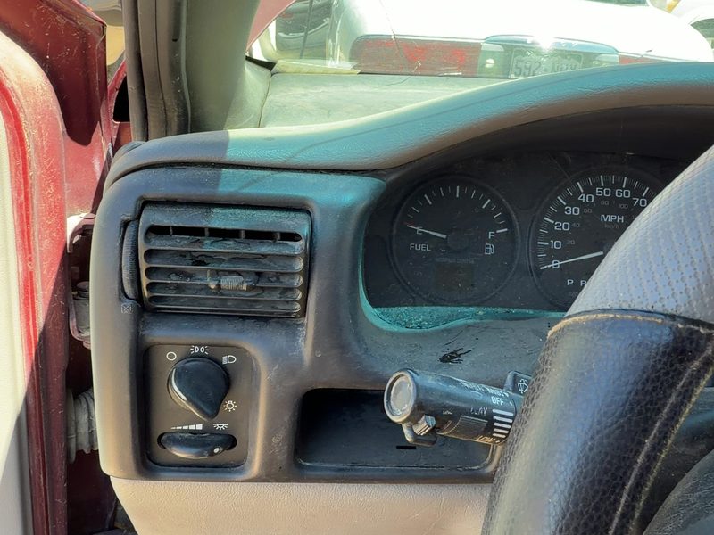2001-2005 Chevrolet Venture Dash Panel