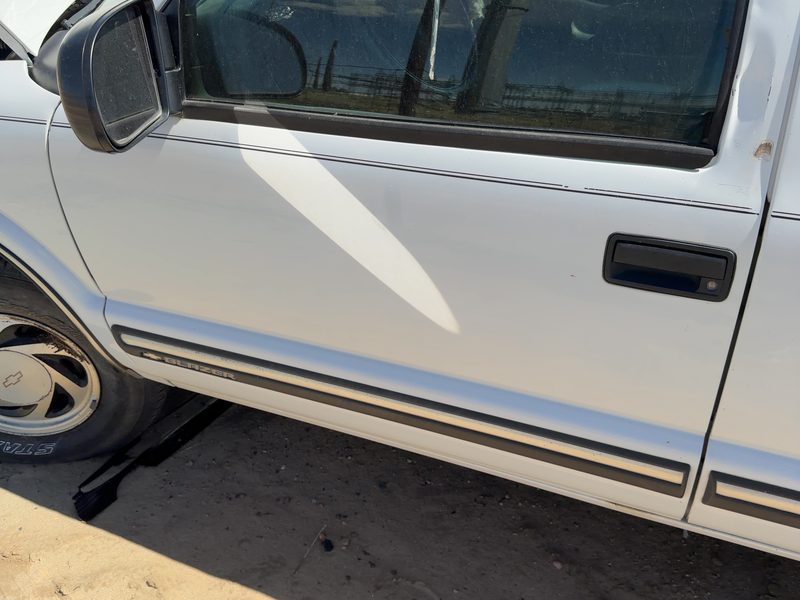 1998-2005 Blazer S10/jimmy S15 Front Door LH