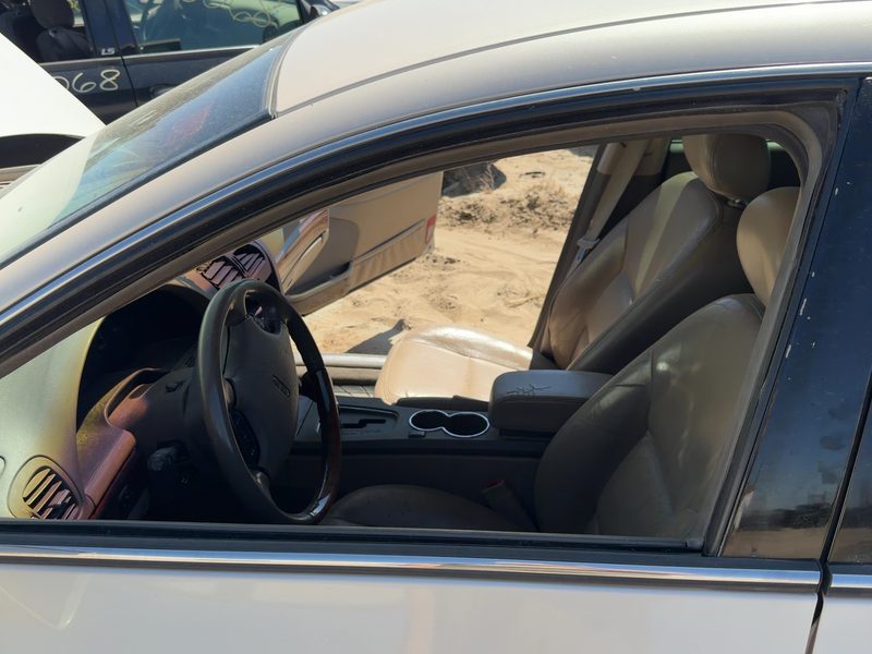 2000-2006 Lincoln LS Front Door Glass/Window LH