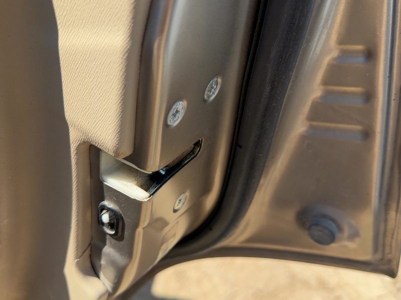 2002-2006 Honda Crv Rear Door Latch RH