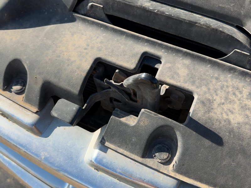 2003-2007 Chevy/gmc Suburban 1500 Series Radiator Support